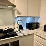 Stylish 2-Bedroom Apartment In Central Birmingham