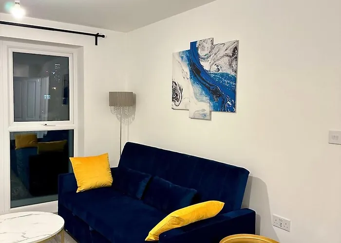 Stylish 2-Bedroom Apartment In Central Birmingham