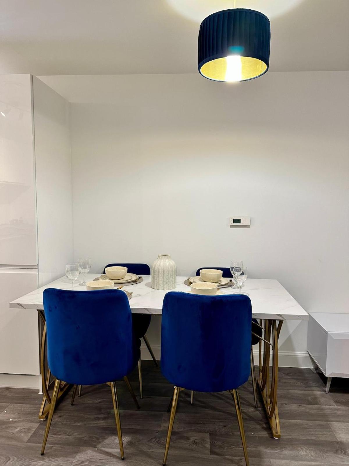 Apartment Stylish 2-bedroom In