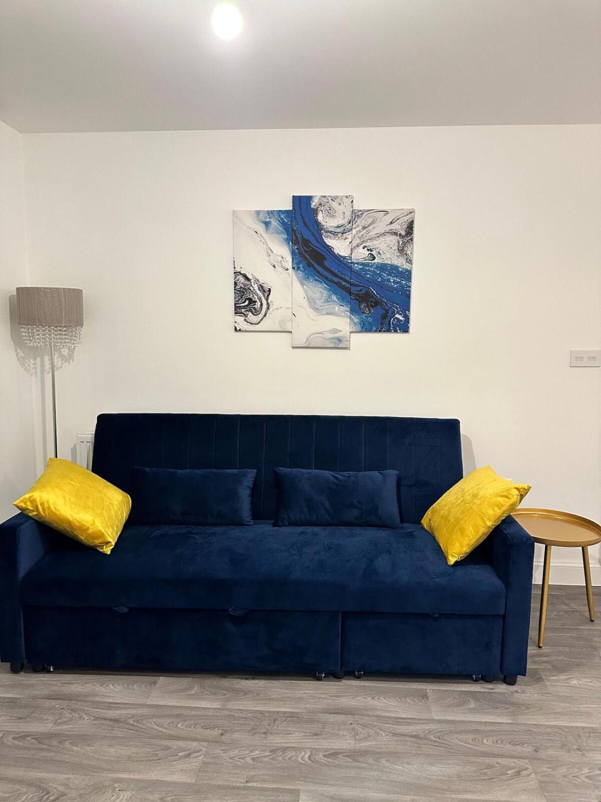 Apartment Stylish 2-bedroom In *