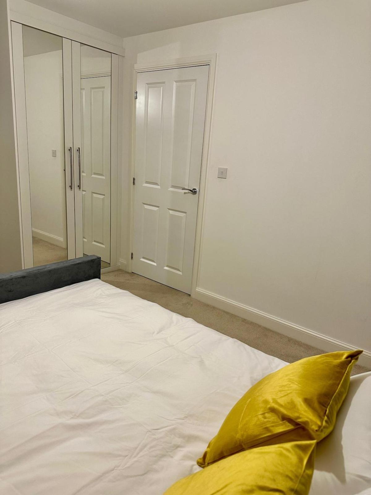 Stylish 2-bedroom In Apartment